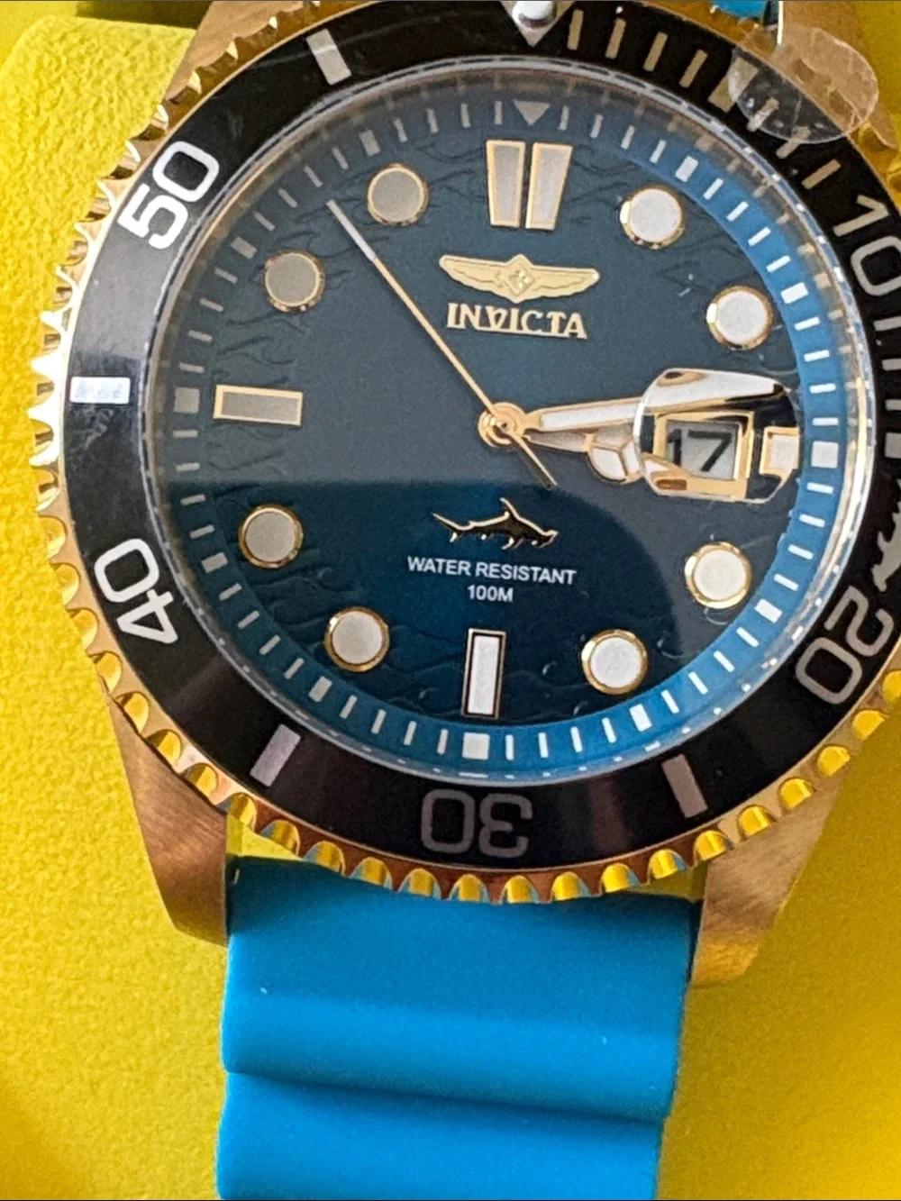 Beautiful New in box Invicta Pro Diver Shark Men's Watch - 43mm, Blue (47170)